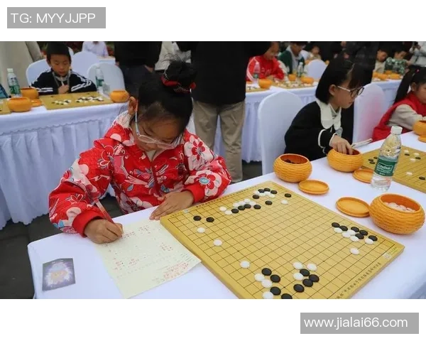 中日韩围棋顶尖棋手“棋”聚贵阳市试验小学