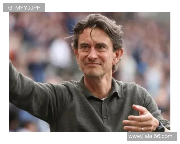 弗兰克:范德芬第一个进球完全是练习效果;咱们还要持续前进 弗兰克:范德芬第一个进球完全是练习效果;咱们还要持续前进